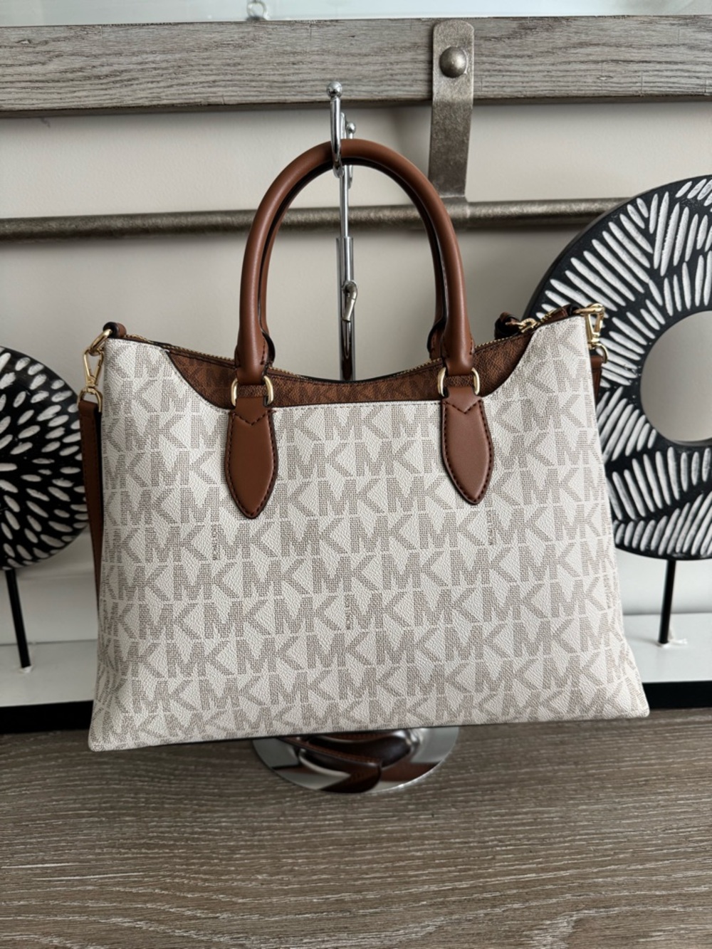 Michael Kors Austen Vanilla MK Logo Satchel with Brown Trim - Picture 3 of 16